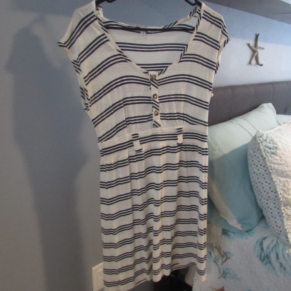 Striped dress🖤 *SOLD*